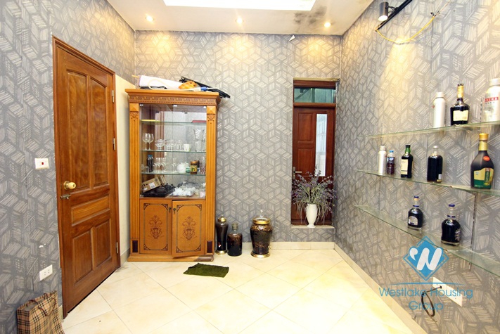 6 bedrooms house for rent in Dang Thai Mai , Tay Ho dis.